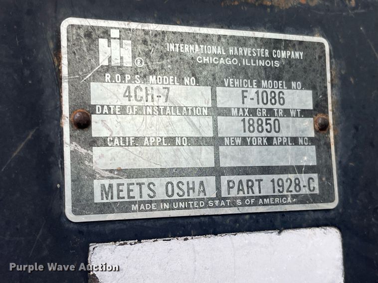 image for item DQ4113 1980 International Harvester 1086  tractor