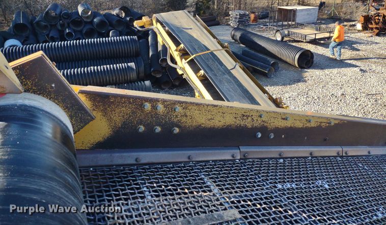 image for item DR8208 The Screen Machine Spyder 512T  screening plant