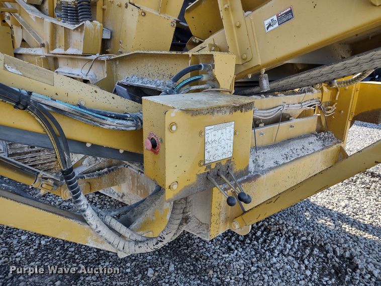 image for item DR8208 The Screen Machine Spyder 512T  screening plant