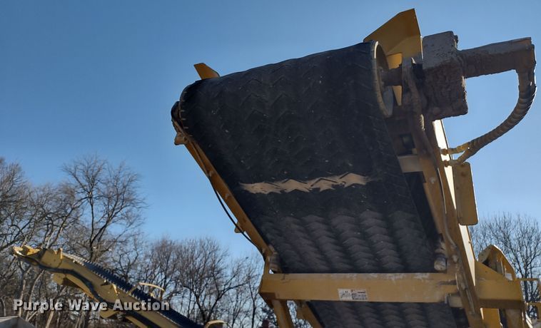 image for item DR8208 The Screen Machine Spyder 512T  screening plant