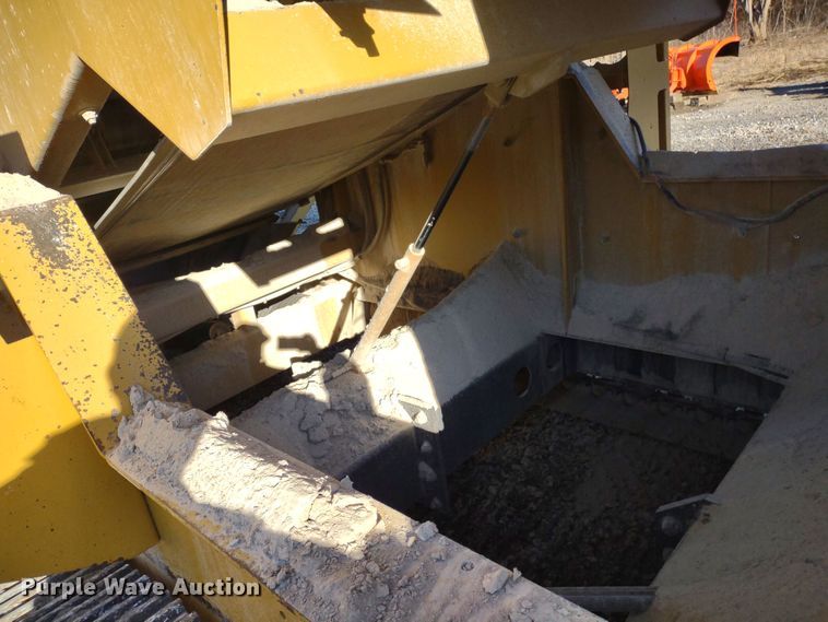 image for item DR8208 The Screen Machine Spyder 512T  screening plant