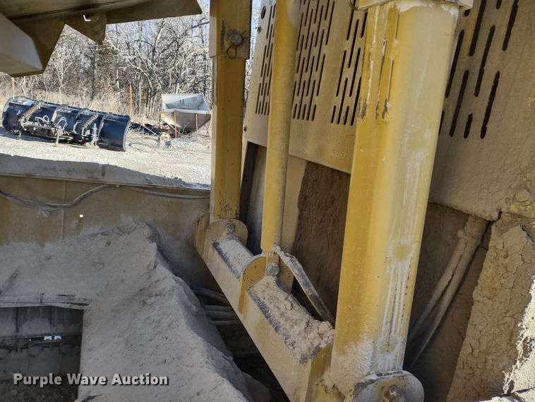 image for item DR8208 The Screen Machine Spyder 512T  screening plant