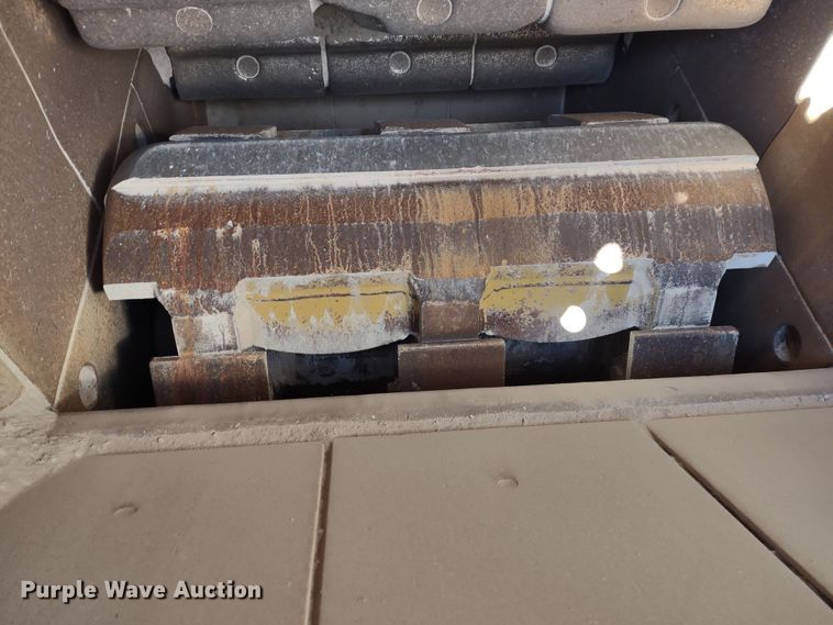 image for item DR8209 Screen Machine 4043T Impact  crusher