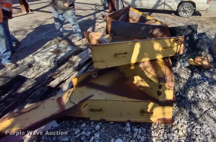 image for item DR8210 The Screen Machine  screening plant