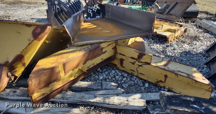 image for item DR8210 The Screen Machine  screening plant