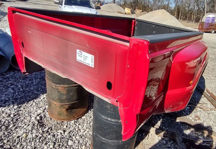 image for item DR8211 Ford F350  pickup truck bed