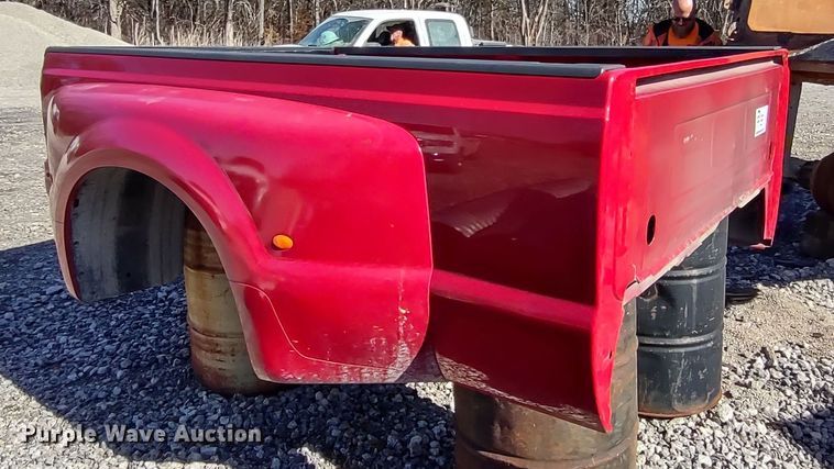 image for item DR8211 Ford F350  pickup truck bed