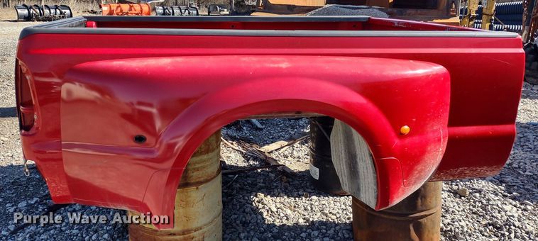 image for item DR8211 Ford F350  pickup truck bed