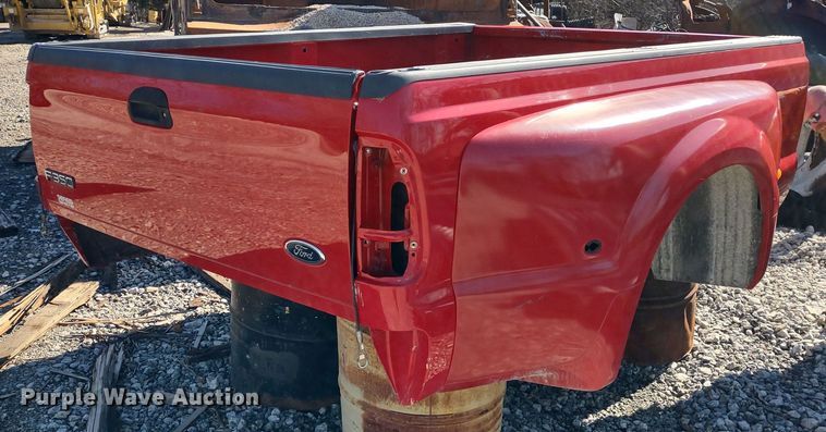 image for item DR8211 Ford F350  pickup truck bed