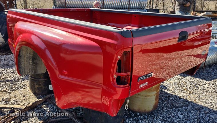 image for item DR8211 Ford F350  pickup truck bed