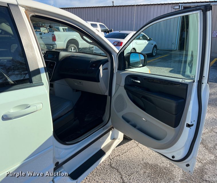 image for item DS2744 2011 Dodge Grand Caravan  handicap accessible van