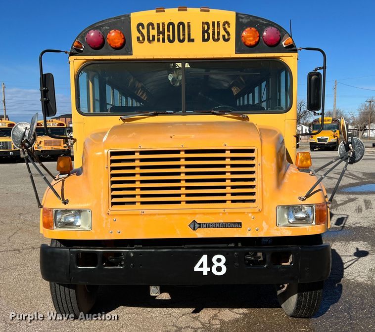 image for item DS2745 1993 International 3800  school bus