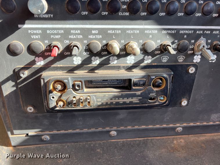 image for item DS2745 1993 International 3800  school bus