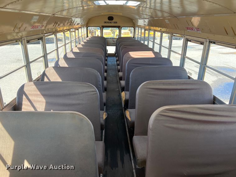 image for item DS2745 1993 International 3800  school bus