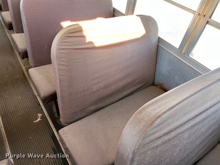 image for item DS2745 1993 International 3800  school bus