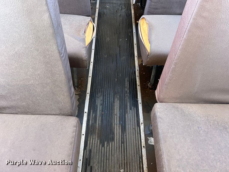 image for item DS2745 1993 International 3800  school bus