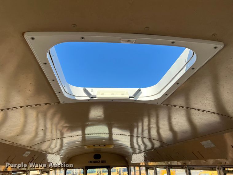 image for item DS2745 1993 International 3800  school bus