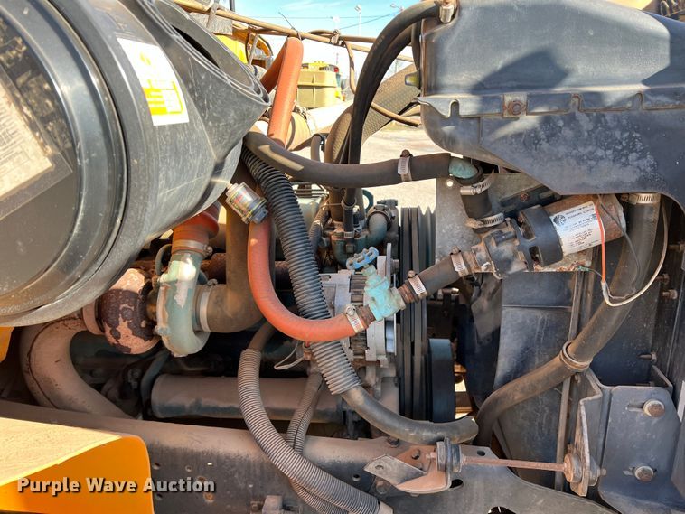 image for item DS2745 1993 International 3800  school bus