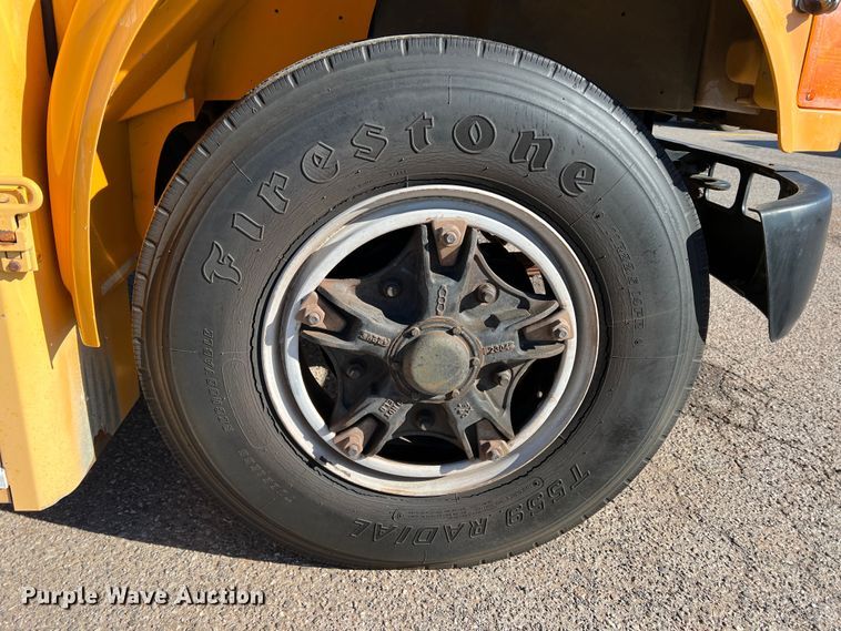 image for item DS2745 1993 International 3800  school bus