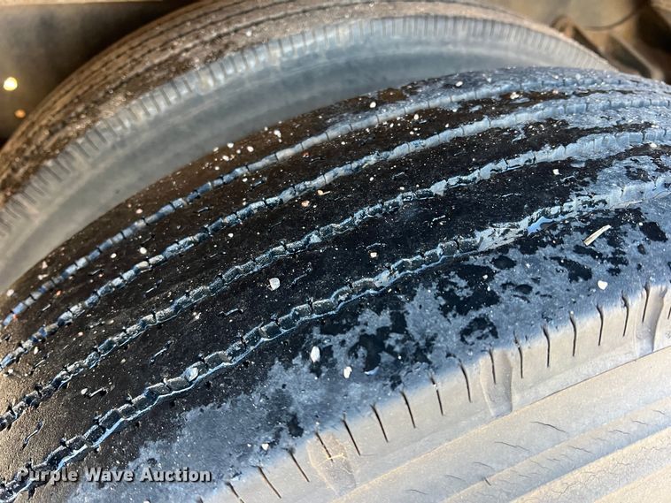 image for item DS2745 1993 International 3800  school bus