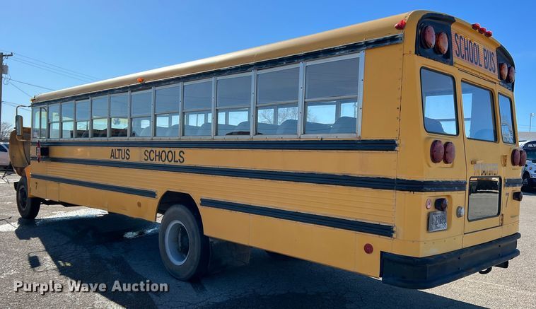 image for item DS2746 1992 International 3800  school bus