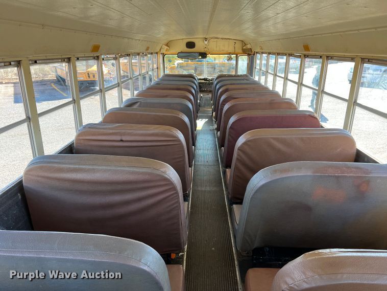 image for item DS2746 1992 International 3800  school bus
