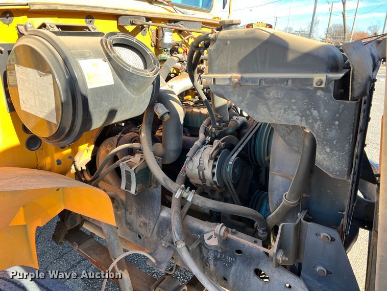 image for item DS2746 1992 International 3800  school bus