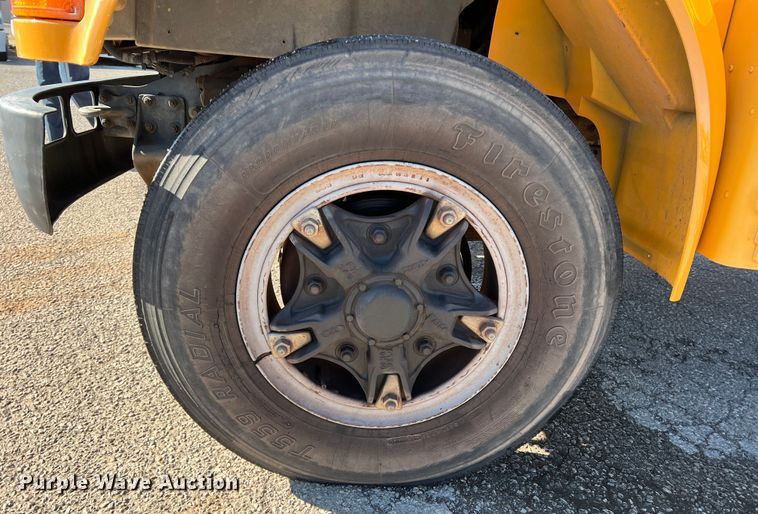 image for item DS2746 1992 International 3800  school bus