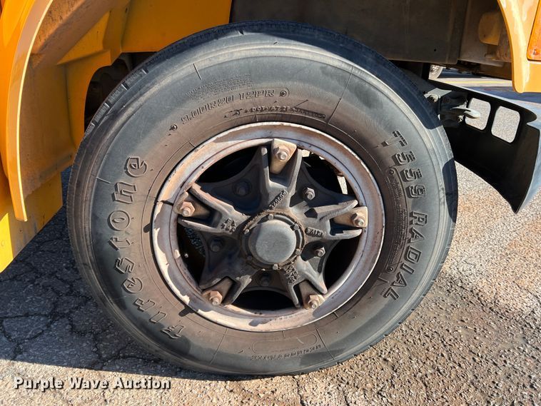 image for item DS2746 1992 International 3800  school bus