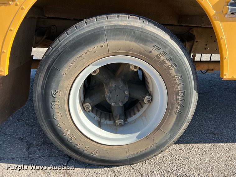 image for item DS2746 1992 International 3800  school bus