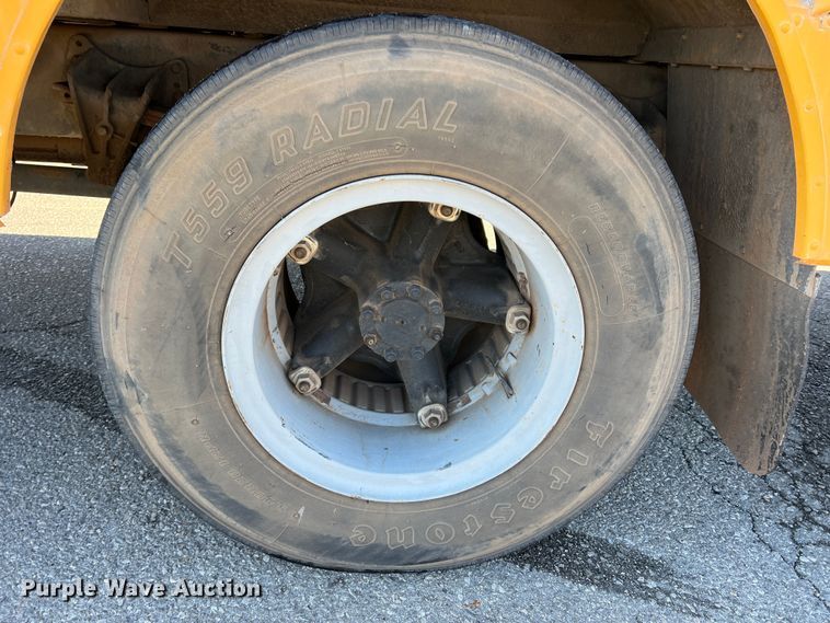 image for item DS2746 1992 International 3800  school bus