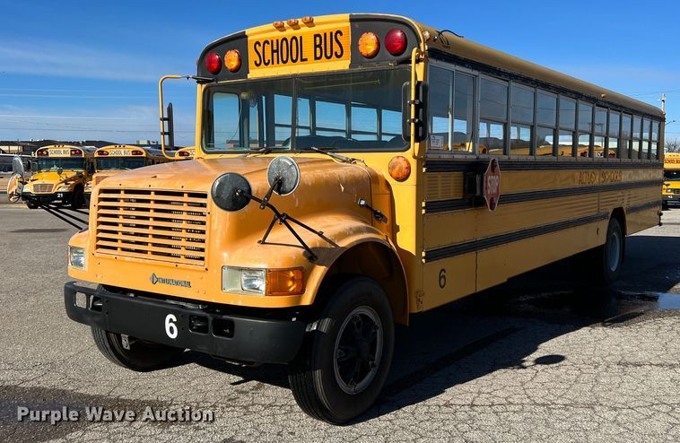 image for item DS2747 1992 International 3800  school bus