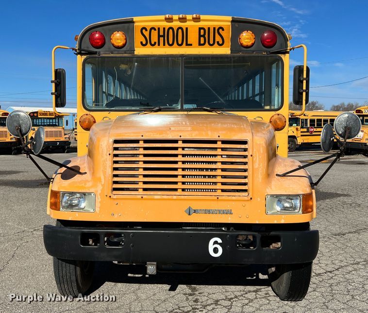 image for item DS2747 1992 International 3800  school bus