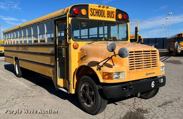 image for item DS2747 1992 International 3800  school bus