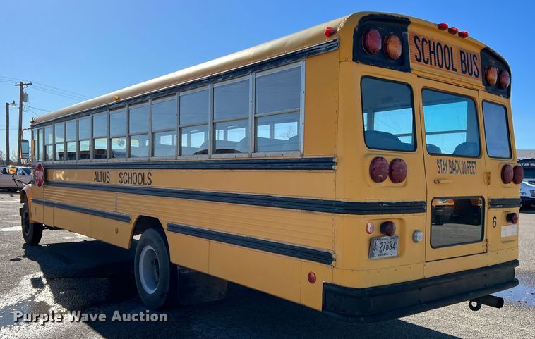 image for item DS2747 1992 International 3800  school bus