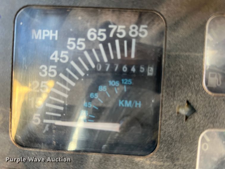 image for item DS2747 1992 International 3800  school bus