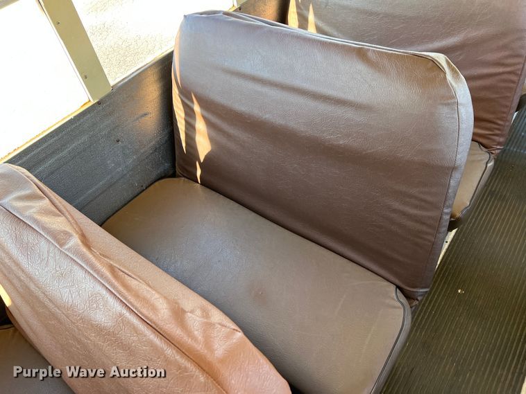 image for item DS2747 1992 International 3800  school bus