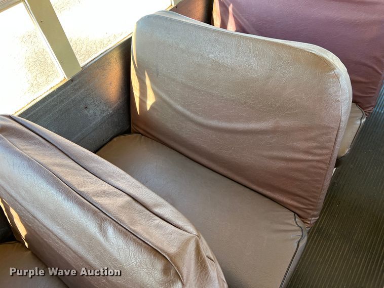 image for item DS2747 1992 International 3800  school bus