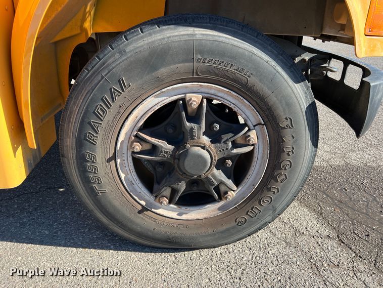 image for item DS2747 1992 International 3800  school bus