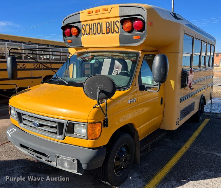 image for item DS2748 2005 Blue Bird E450 Super Duty  school bus