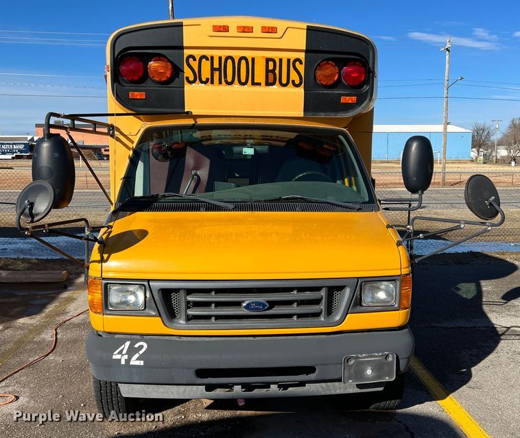 image for item DS2748 2005 Blue Bird E450 Super Duty  school bus