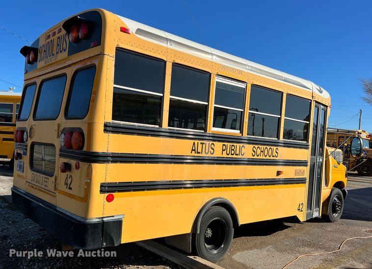 image for item DS2748 2005 Blue Bird E450 Super Duty  school bus