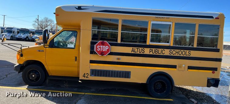 image for item DS2748 2005 Blue Bird E450 Super Duty  school bus