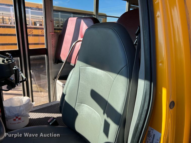 image for item DS2748 2005 Blue Bird E450 Super Duty  school bus