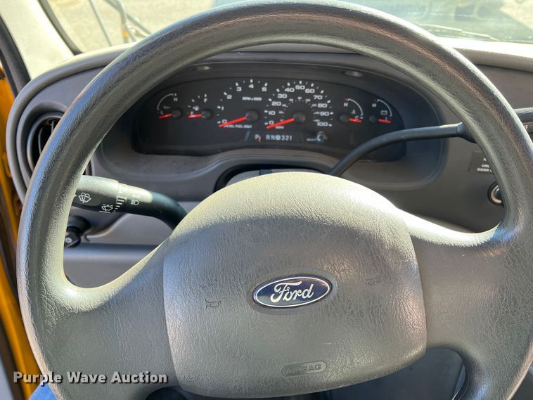 image for item DS2748 2005 Blue Bird E450 Super Duty  school bus