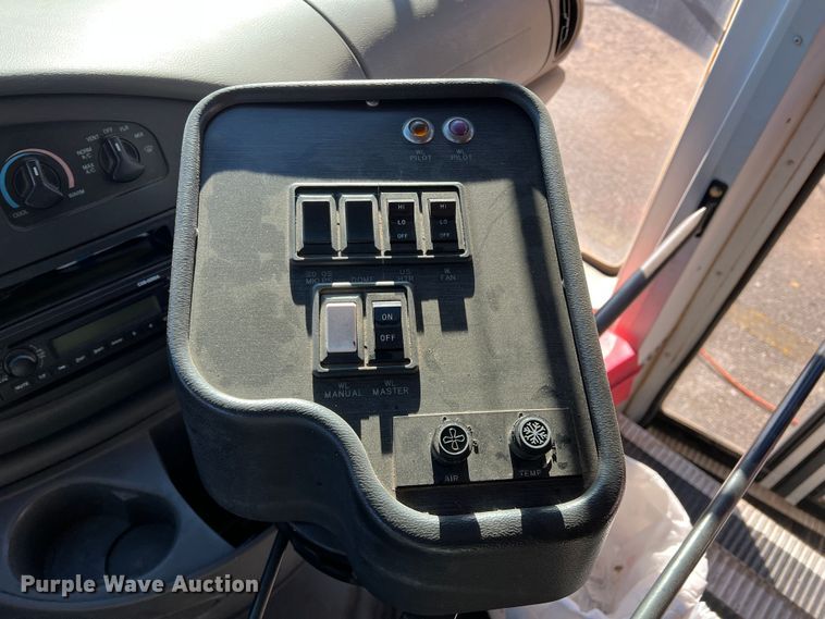 image for item DS2748 2005 Blue Bird E450 Super Duty  school bus