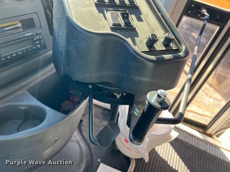 image for item DS2748 2005 Blue Bird E450 Super Duty  school bus