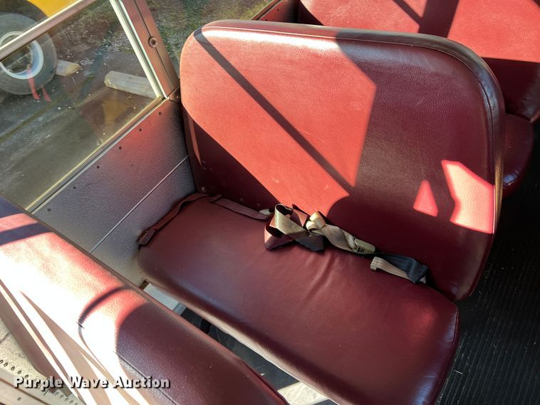 image for item DS2748 2005 Blue Bird E450 Super Duty  school bus