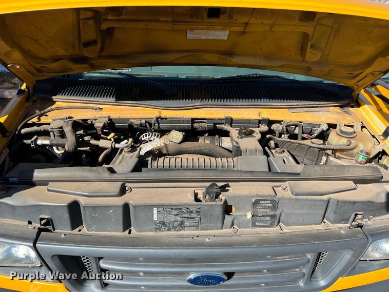 image for item DS2748 2005 Blue Bird E450 Super Duty  school bus