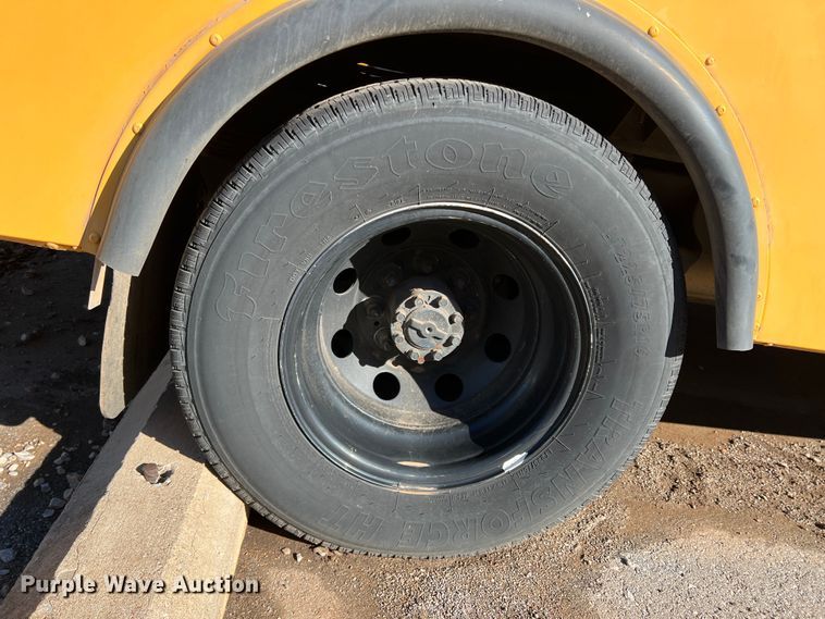 image for item DS2748 2005 Blue Bird E450 Super Duty  school bus